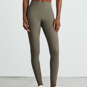 Everlane Perform Legging